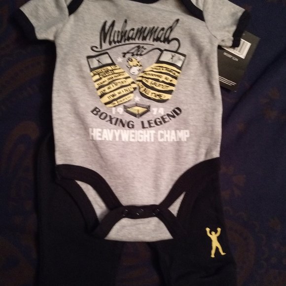 Muhammad Ali Bumble Bee 2-Piece Baby Set - Picture 2 of 5